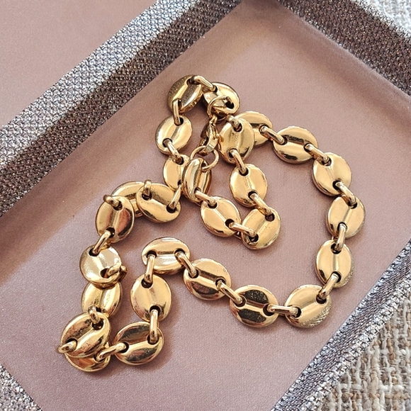 Jewelry - Gold Costume Statement Necklace